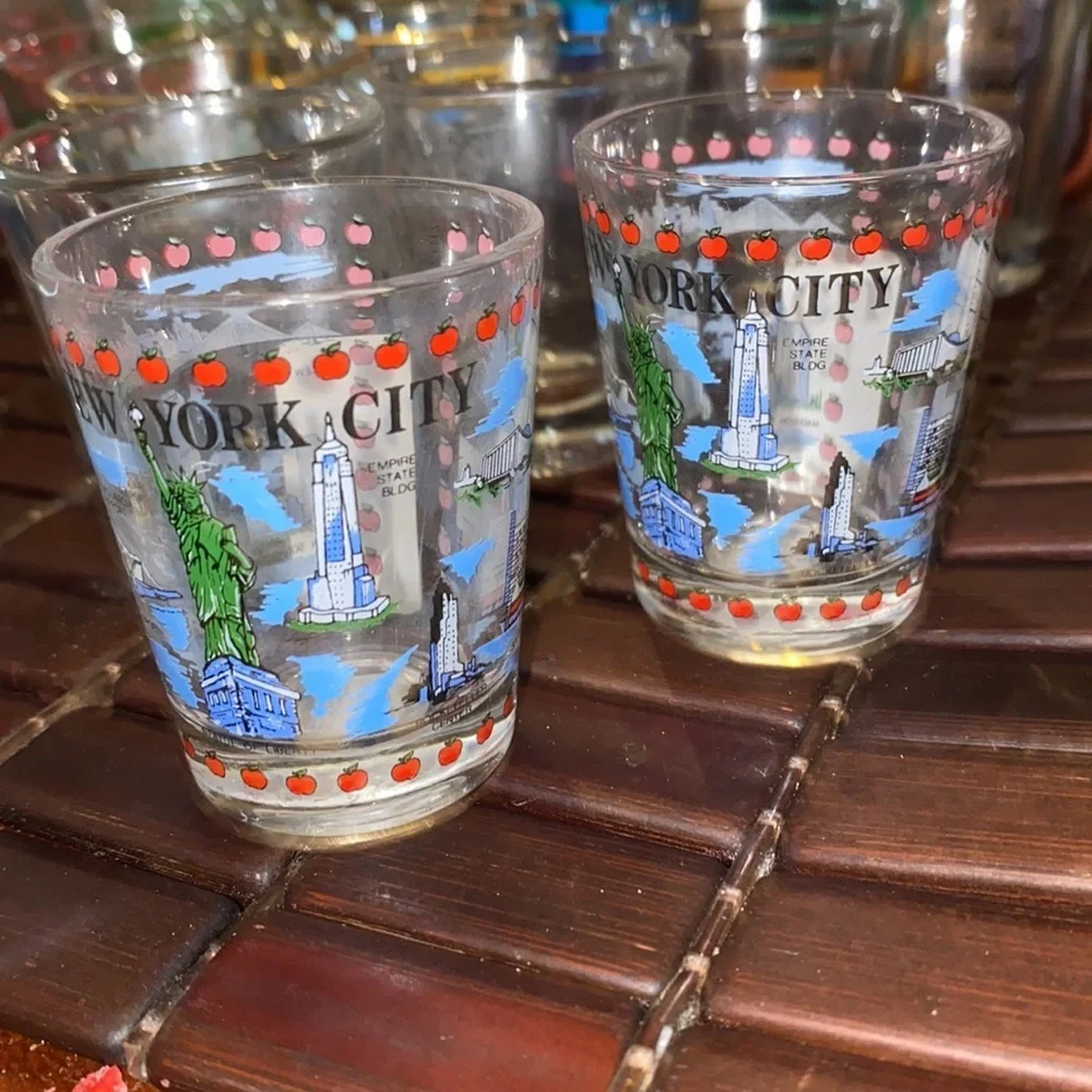 Set of 31 shot glass from different states and countries